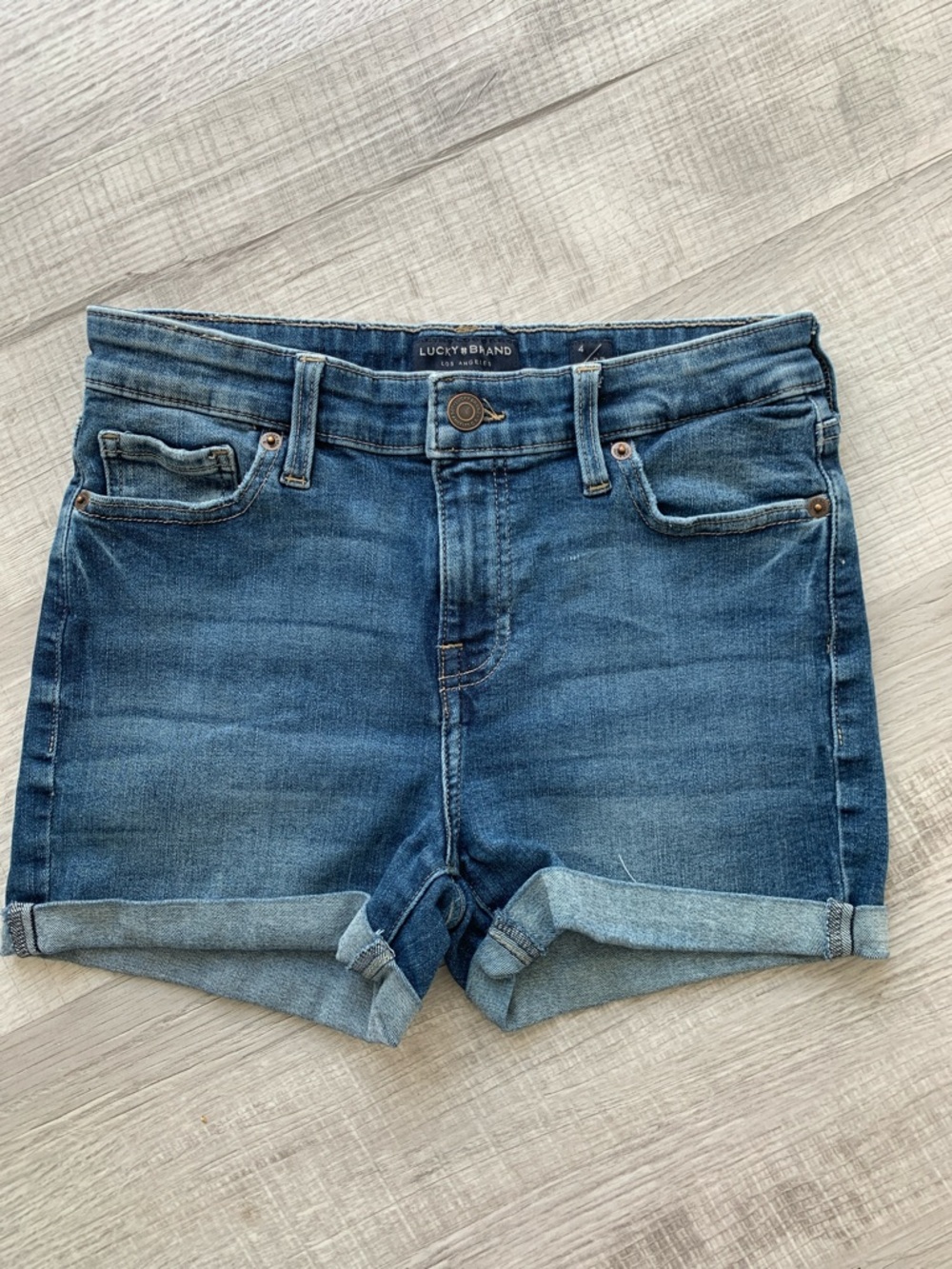 Lucky Brand Light and Medium Blue Denim Waistband Shorts, 4/27.